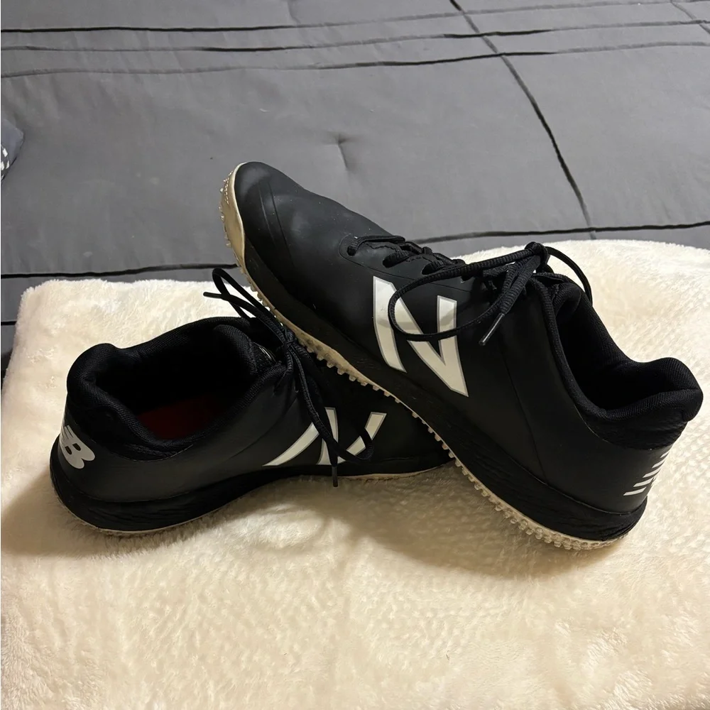 New Balance Black and White Athletic Shoes - Picture 2 of 6